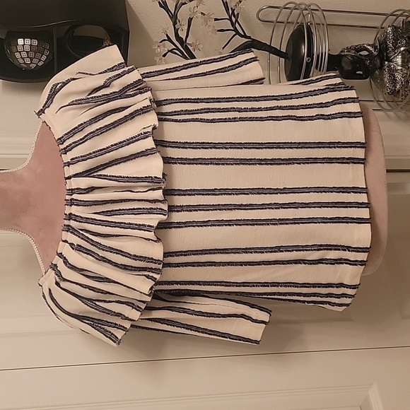 Banana Republic Off-The-Shoulder, Pintuck Ruffle, 3/4 Sleeve Navy & Ivory Size S - Picture 3 of 7